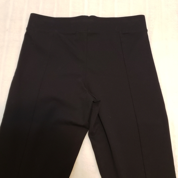 HUE Black Flat Front Pull On Pants - Picture 9 of 16